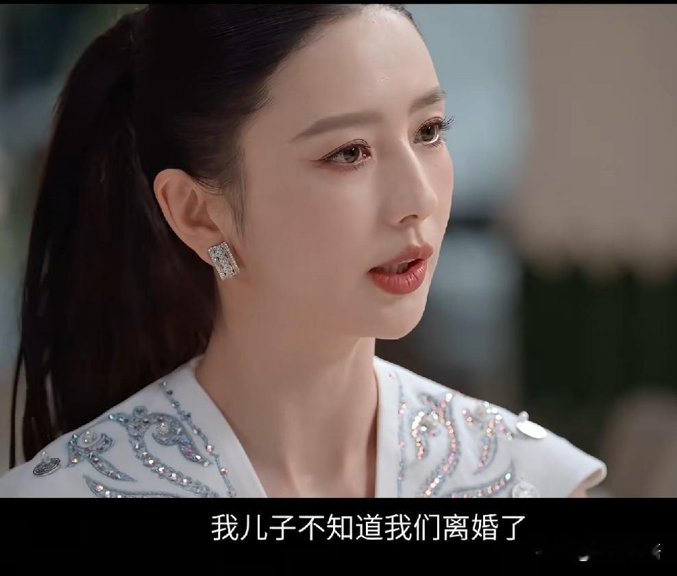 佟丽娅和陈思诚，引发热议！  9月15日，佟丽娅接受访谈，和陈思诚离婚...