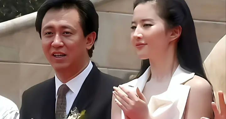 许家印私生活多奢靡？13亿买艺术品，给哈佛捐12亿，还涉及加拿大