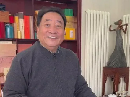 同样是相声名家，有人写字轻松赚钱，有人倾尽身家为民做事