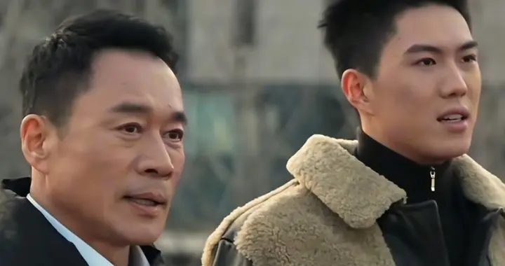 丁海峰罕晒儿子，20岁丁炜宸‌身高190，长的没爸爸帅但风格一样