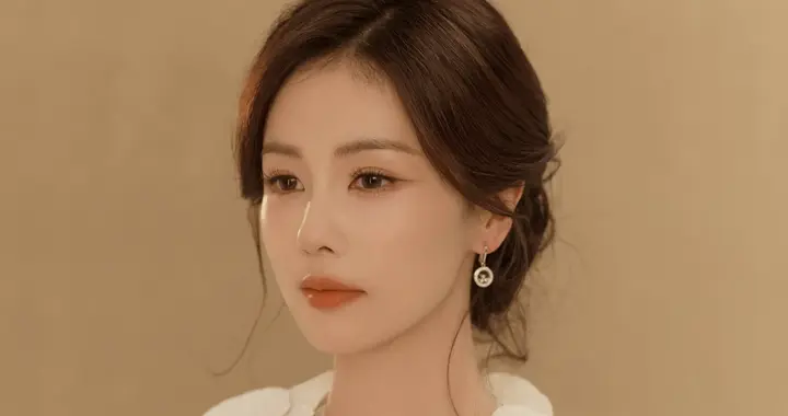 白鹿吃烤肉经纪人却急得不行，这反常一幕背后藏着什么