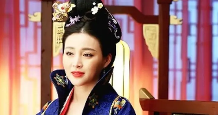 正史最疯皇后，半面妆羞皇帝、与大臣和尚私通，最后被曝尸井边