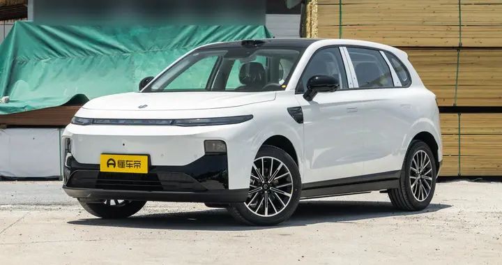 零跑B10“加量不加价”太良心！多花1万享激光雷达+8295芯片！