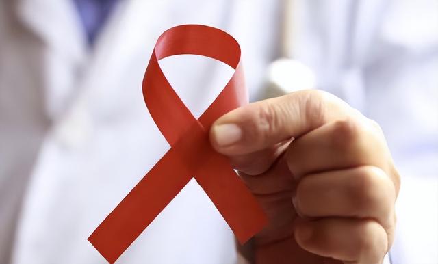 人若感染艾滋病，多长时间会被发现？别再误以为是“皮肤病”了