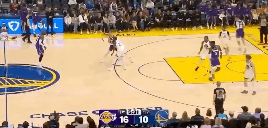 恶魔体育：老詹这一球是什么动作？简直太有