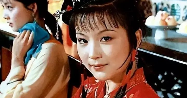 别夸宝钗乐于助人了，她的每一份“好”，都藏着看不见的价码