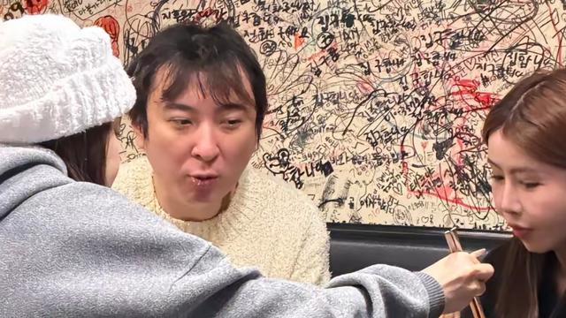 乐天派苹果Y：王思聪女人缘真是太好了，走