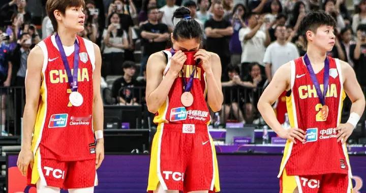 中国女篮“内优外患”，这一点解决不了，世界杯之旅注定困难重重