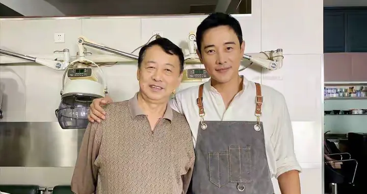 唐嫣罗晋分居原因疑似曝光，罗爸北京突发离世，唐嫣ip还在上海