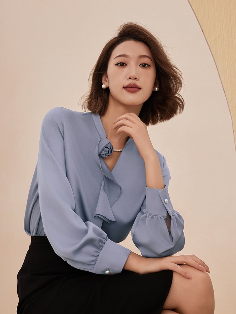 紫韵绅装，职场的优雅锋芒