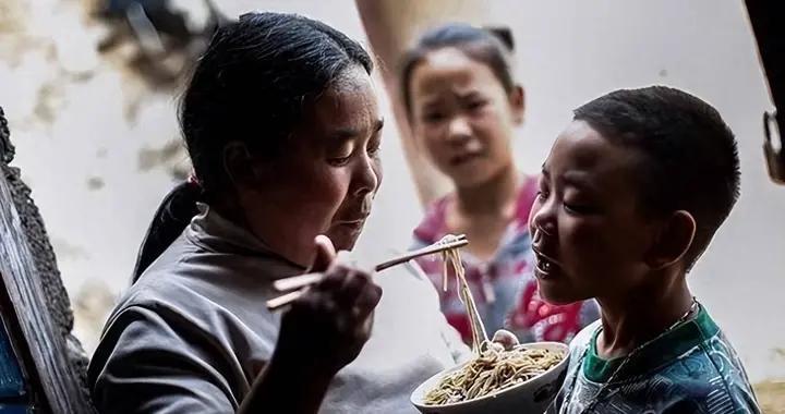 第七次人口普查显示：00后男女比例失衡，有儿子的家庭一定幸福？