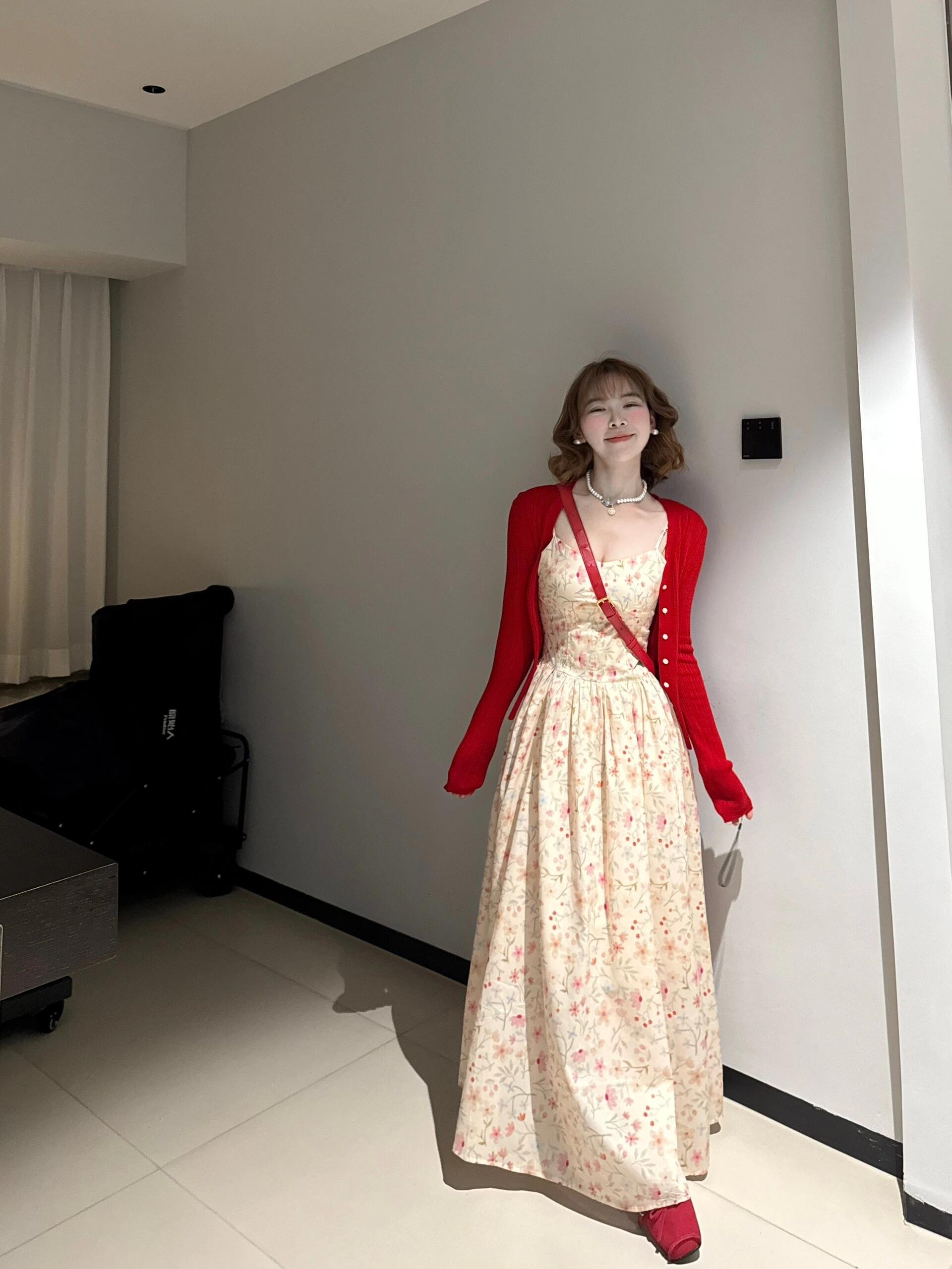 碎花吊带连衣裙夏季气质穿搭套装