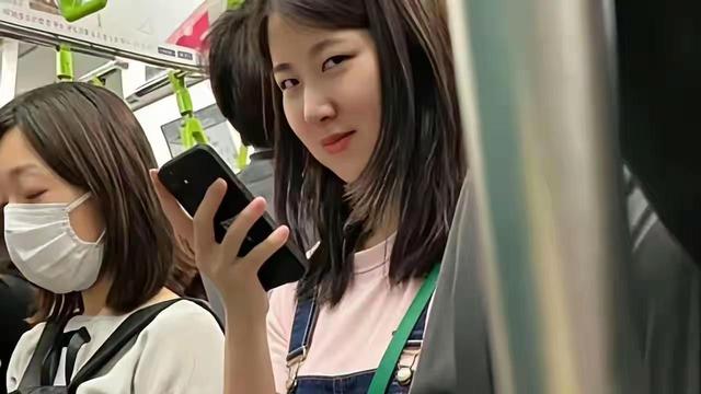 暖暖的爹的：这样的笑容 你顶得住吗