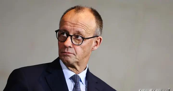 加拿大访华，德国看懂了：中国能救格陵兰岛？默茨马上带人去中国