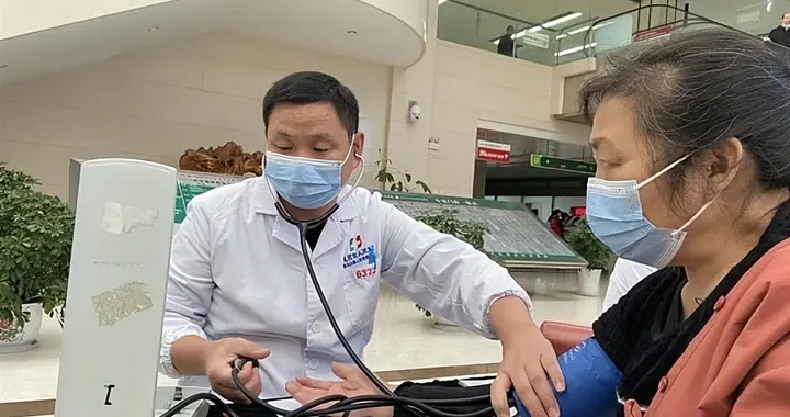 高血压不敢吃花生？哈工大研究发现：不想血压飙升，要远离这8样