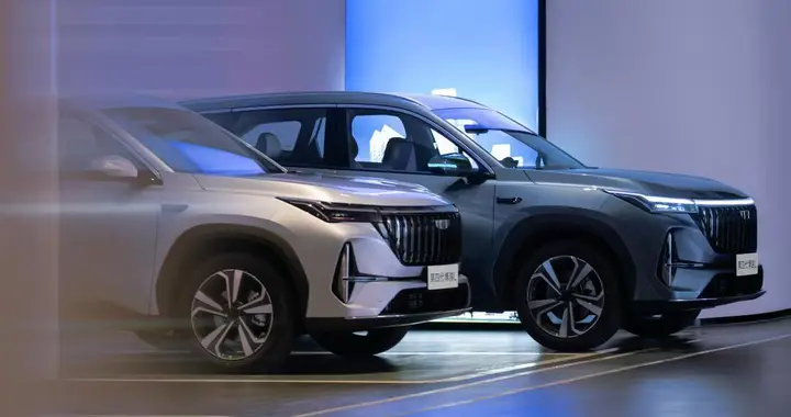 第四代博越L小蓝灯版上市！11.99万，给了一套高阶智驾