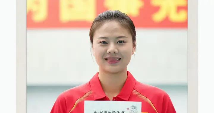 五一节中国女排主力队员送祝福，队长龚翔宇带头小副攻陈厚羽压阵