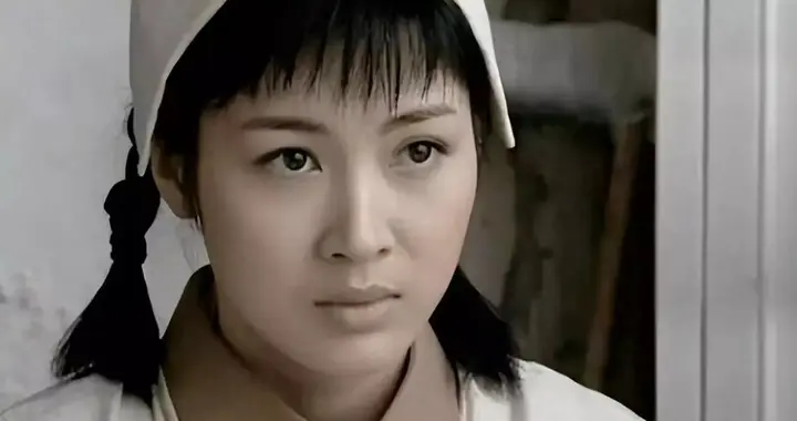 《亮剑》女神，为嫁富豪狠心抛弃相恋5年男友，现今让人唏嘘感叹