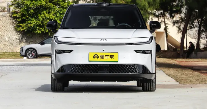 铂智3X：连续两个月销量破万！这台10万级合资SUV到底"爆"在哪？