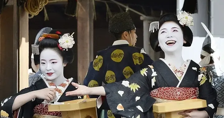 46条中日航线取消才1天，就炸出一群“牛鬼蛇神”，郑强说对了