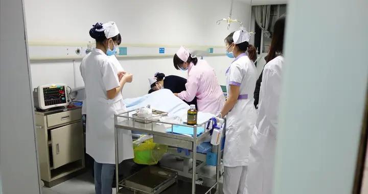 顺产的宝宝，智商更高吗？妇产科大夫道出真相：有3点明显区别