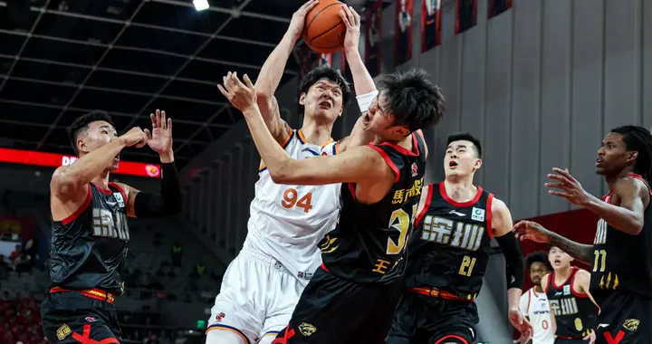 CBA揭幕战杀疯了！央视转播沪深大战：杜锋杨鸣或联手抢戏？