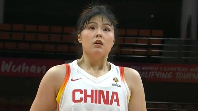 体育哲人：中国女篮2米01中锋，与WNB