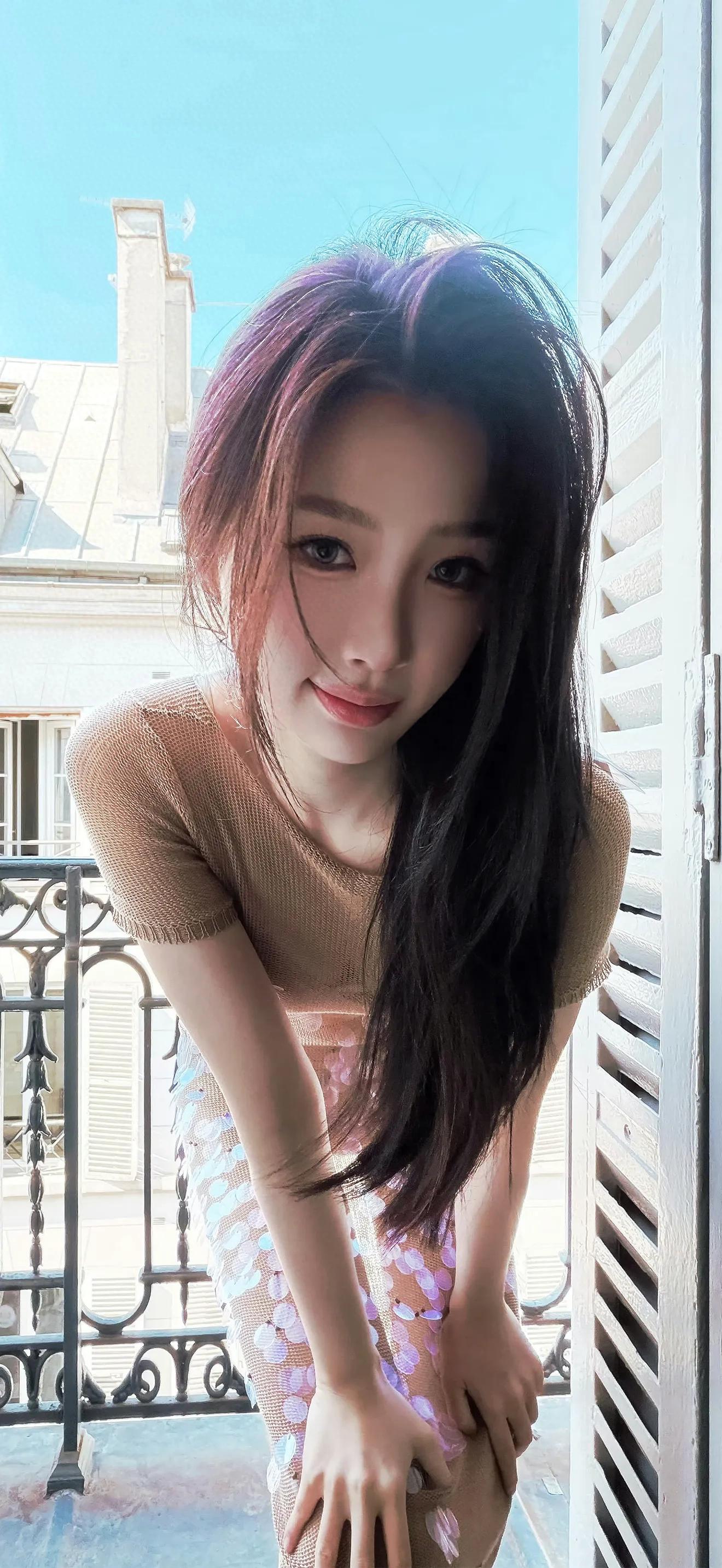 美女壁纸-第6380期-虞书欣