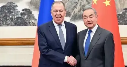 中俄谈妥了，俄外长启程回国，临走前：提醒伊朗，对美多留点心眼