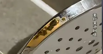 女子入住全季酒店，洗完澡发现花洒有粪便后续！