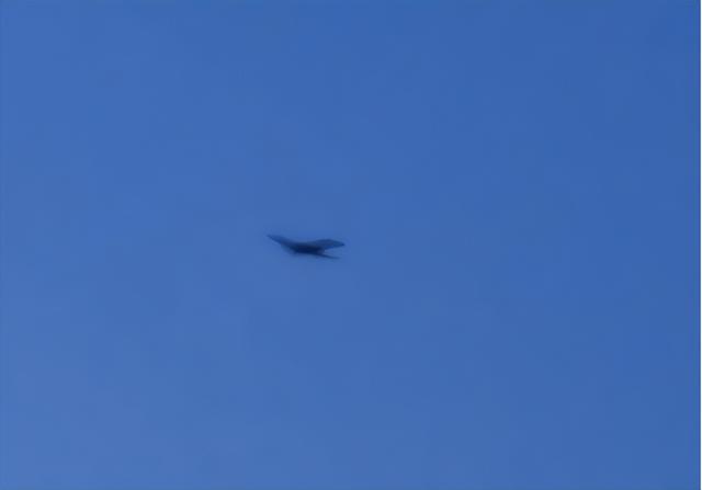 乌克兰胆肥了！罕见承认用无人机攻击莫斯科，美忙解释强调不支持