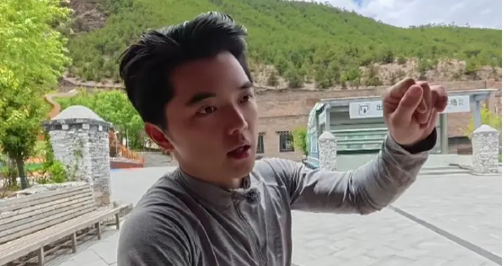 全网炸锅！稻城亚丁私划省道变内部路？游客硬核硬刚，结局太解气