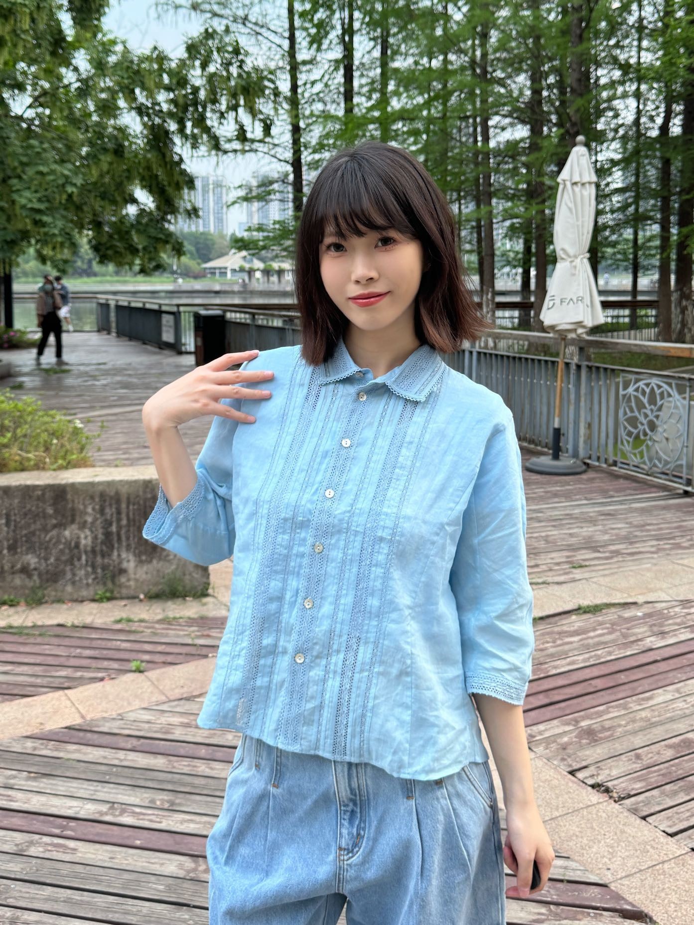 翻领苎麻织带拼贴七分袖衬衫