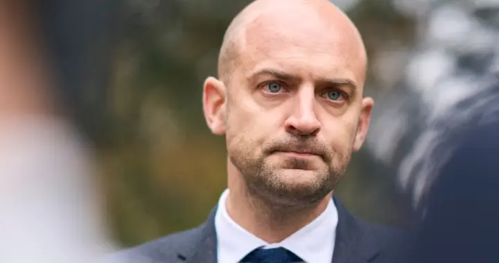 七国集团内讧？美国被盟友围攻，禁毒行动遭集体质疑！