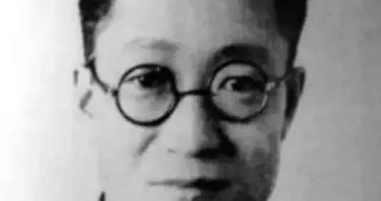 师哲：中共中央编译局原局长