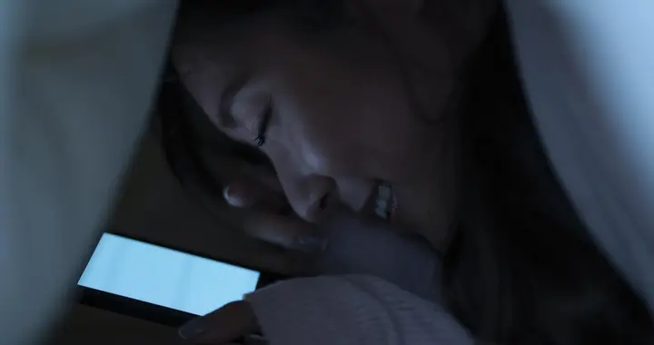 眼睛离开屏幕时，你的大脑才真正开始运转：未加审视的人生不值得