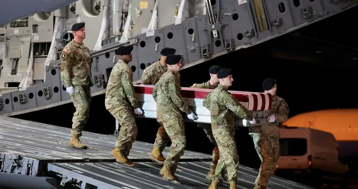 美国媒体：有高级顾问劝特朗普别打了