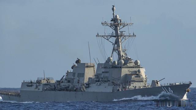 共面波导：美国驱逐舰想跑，结果没有跑成