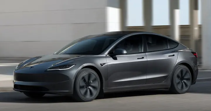 老款降价后，新特斯拉Model 3上市，售价不变，屏幕更大，快乐更多