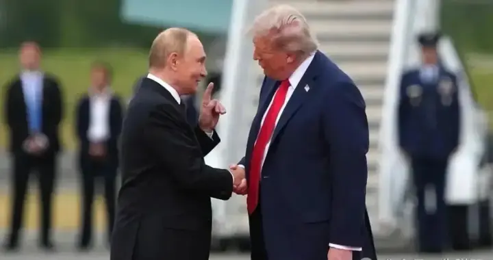 一架运输机，连夜赶往美国家门口，打还是不打？特朗普这下难办了