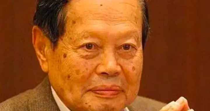 天上新增“杨振宁星”，光年外仍指路