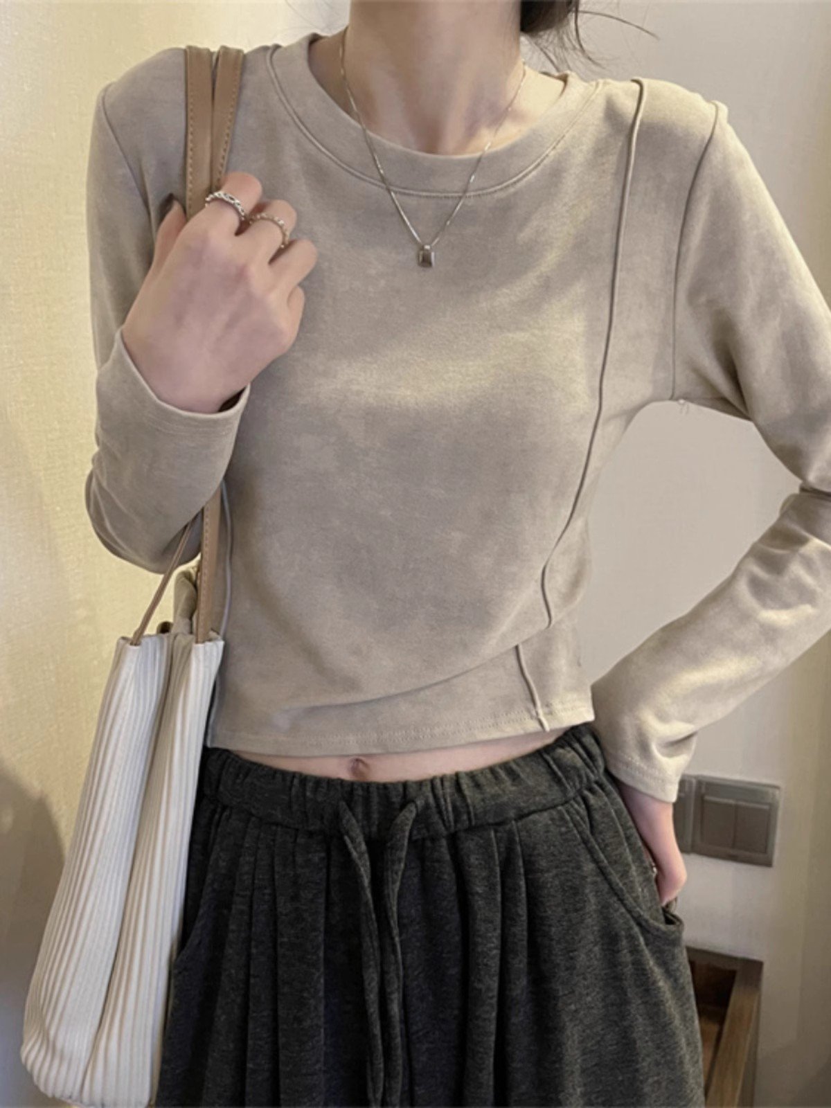 圆领德绒加绒打底衫女冬季内搭短款上衣高级