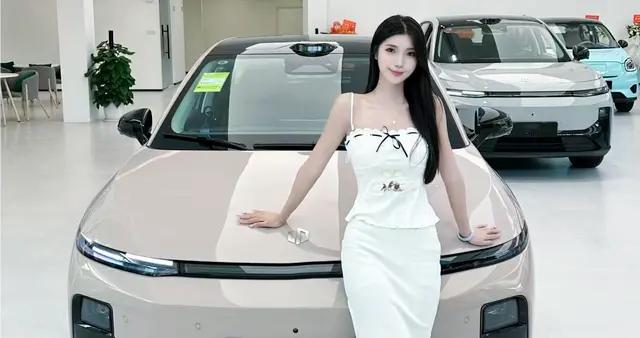 10万级纯电选车不踩坑！零跑B01：年轻家庭的均衡家用优选