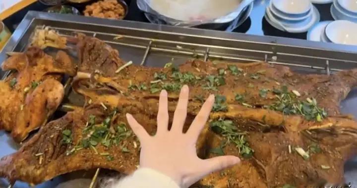 重庆烤全羊因缺斤短两连上两次热搜，这次退一赔三，关门大吉了！
