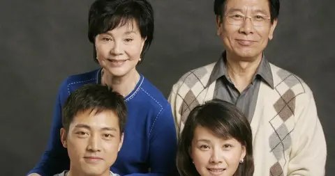 婆婆葬礼上撕开孝服抖出32万！银行流水最后一笔：她咽气前37分钟