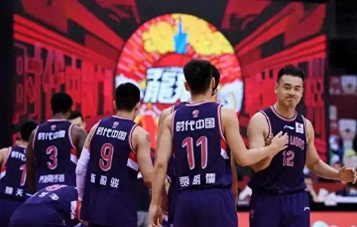 胡明轩11分钟5中0，徐杰空砍19分！广东问题比想象中更严重