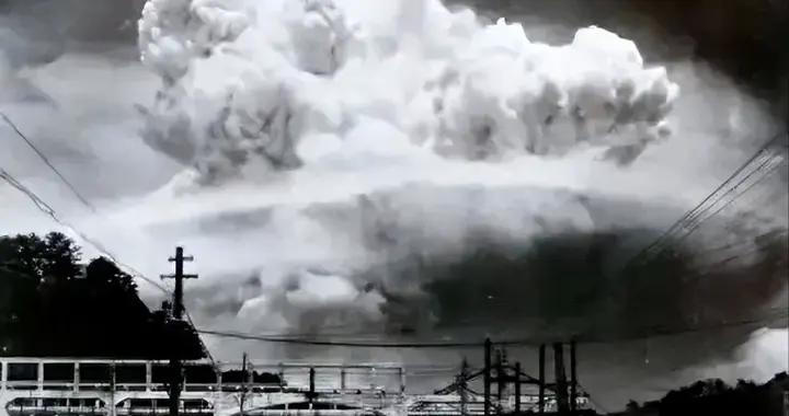 原子弹投下后，日本军部还想继续打，最终是什么让他们低头的？