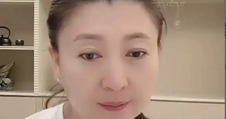 知名女演员哭穷冲上热搜，我真的受够了