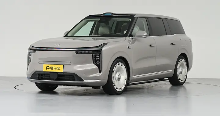 年底买车，30万预算买什么？上汽旗舰大六座智己LS9值得一看