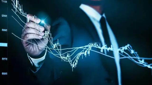 墨禅：下午两点刚过，医院收费窗口前排着稀